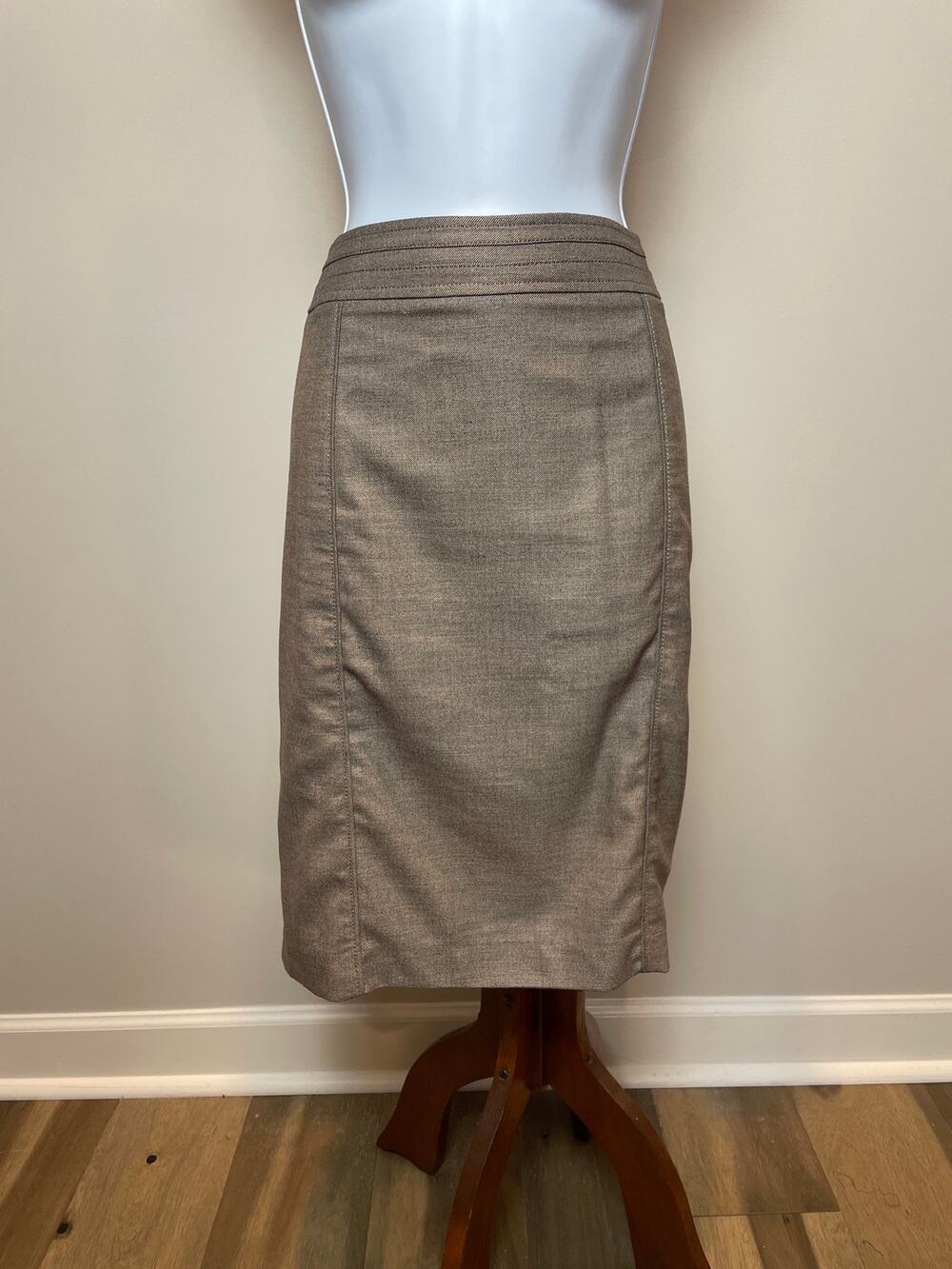 White House Black Market Skirt Size 10 Light Brown Lined Ruffle Hem